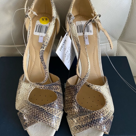 NWT Geox Women’s Sandals 8.5 - Picture 2 of 5